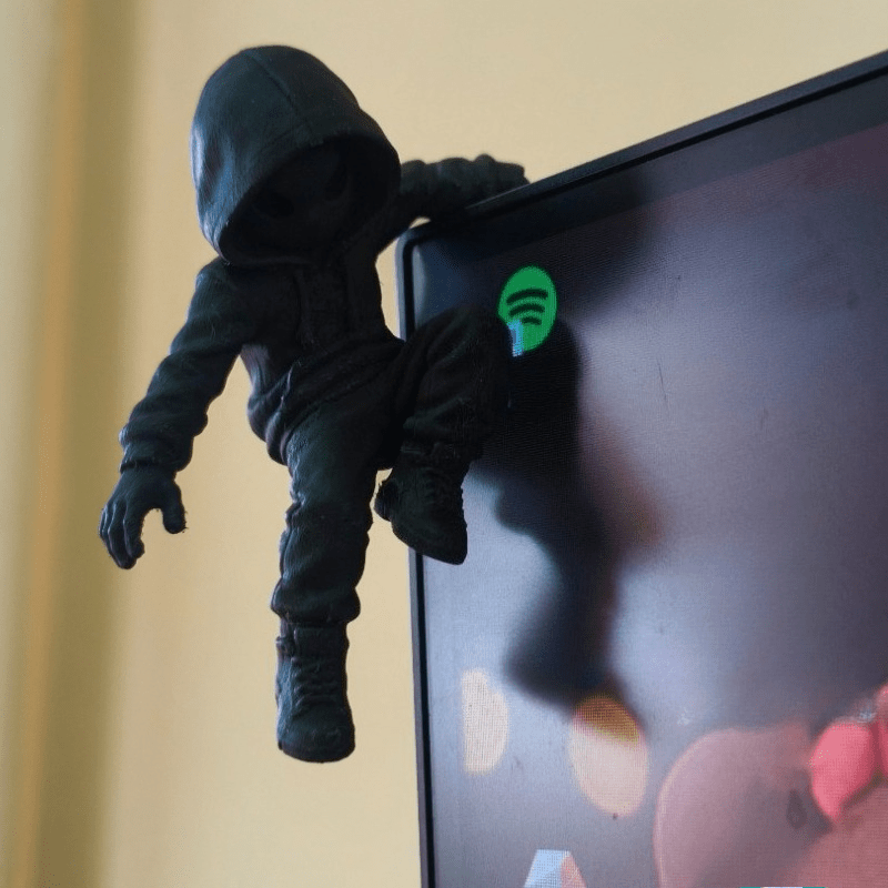 Climb Hoodie Alien Mini Statue - Vintage Gaming Accessories ulasan dan harga